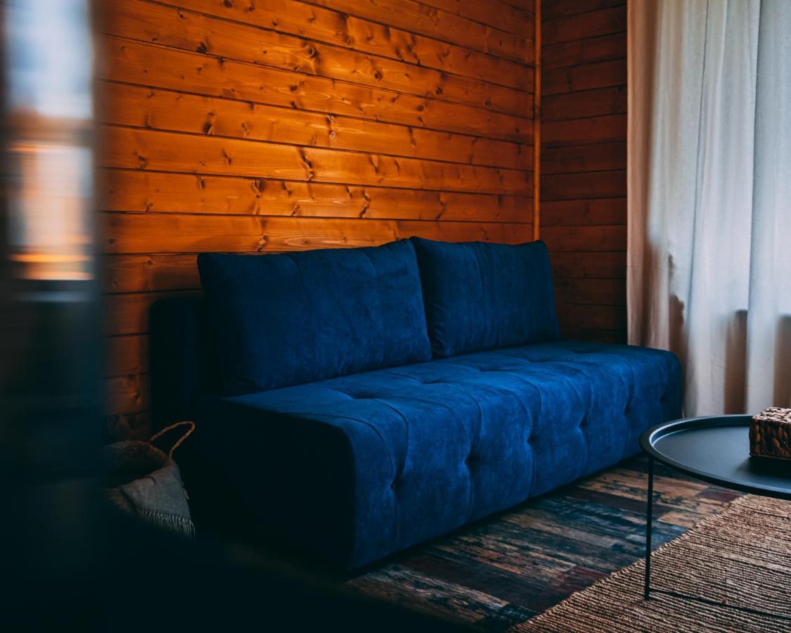 Shurra Merei Buitenkant foto